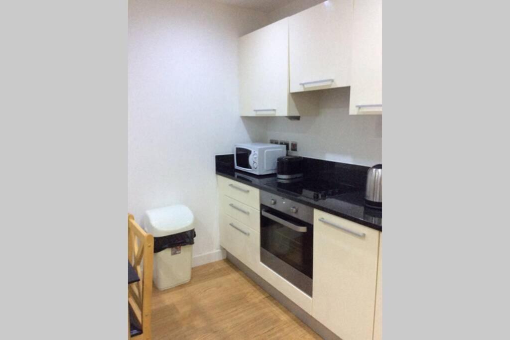 Max'Em Lexington Luxury Apartment Slough Eksteriør billede