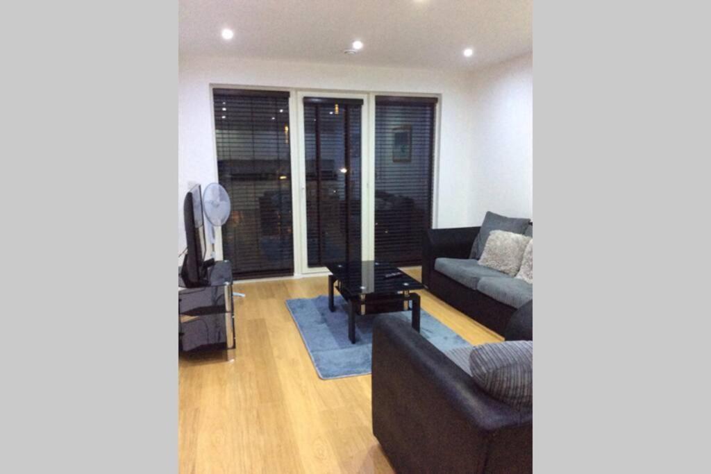 Max'Em Lexington Luxury Apartment Slough Eksteriør billede