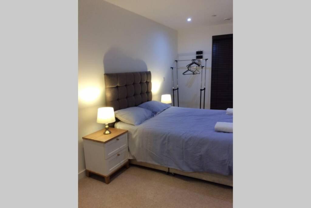Max'Em Lexington Luxury Apartment Slough Eksteriør billede