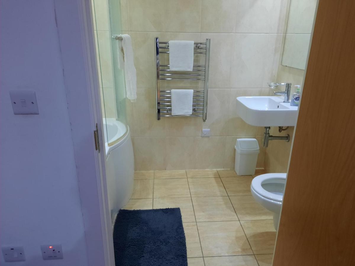 Max'Em Lexington Luxury Apartment Slough Eksteriør billede