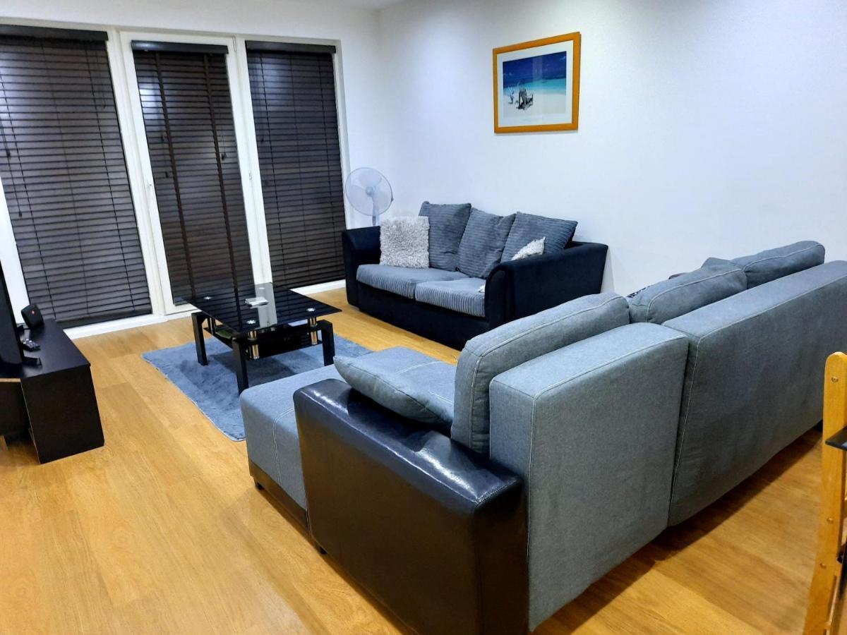 Max'Em Lexington Luxury Apartment Slough Eksteriør billede