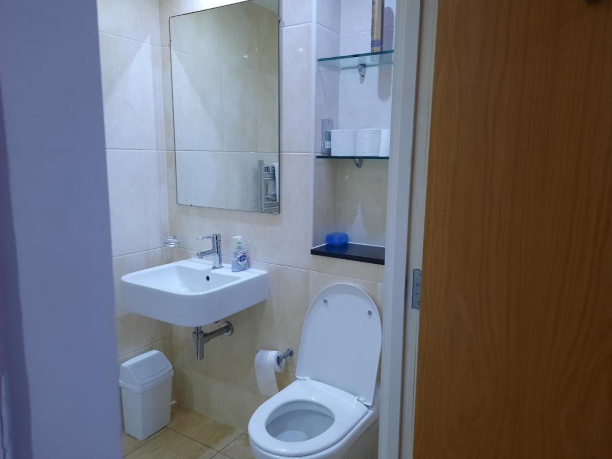 Max'Em Lexington Luxury Apartment Slough Eksteriør billede